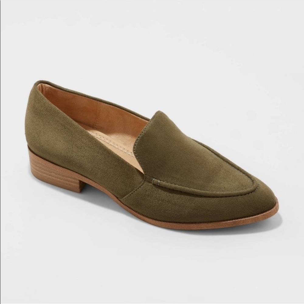 NWT Universal Thread Women’s Lucero Loafers Olive Green